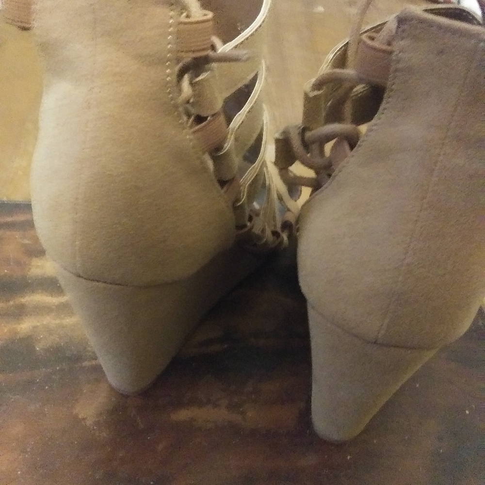 Wedge Sandles - Picture 2 of 7